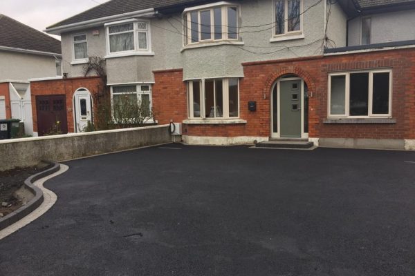 Tarmac Driveway with A Cobblestone Border in Wicklow